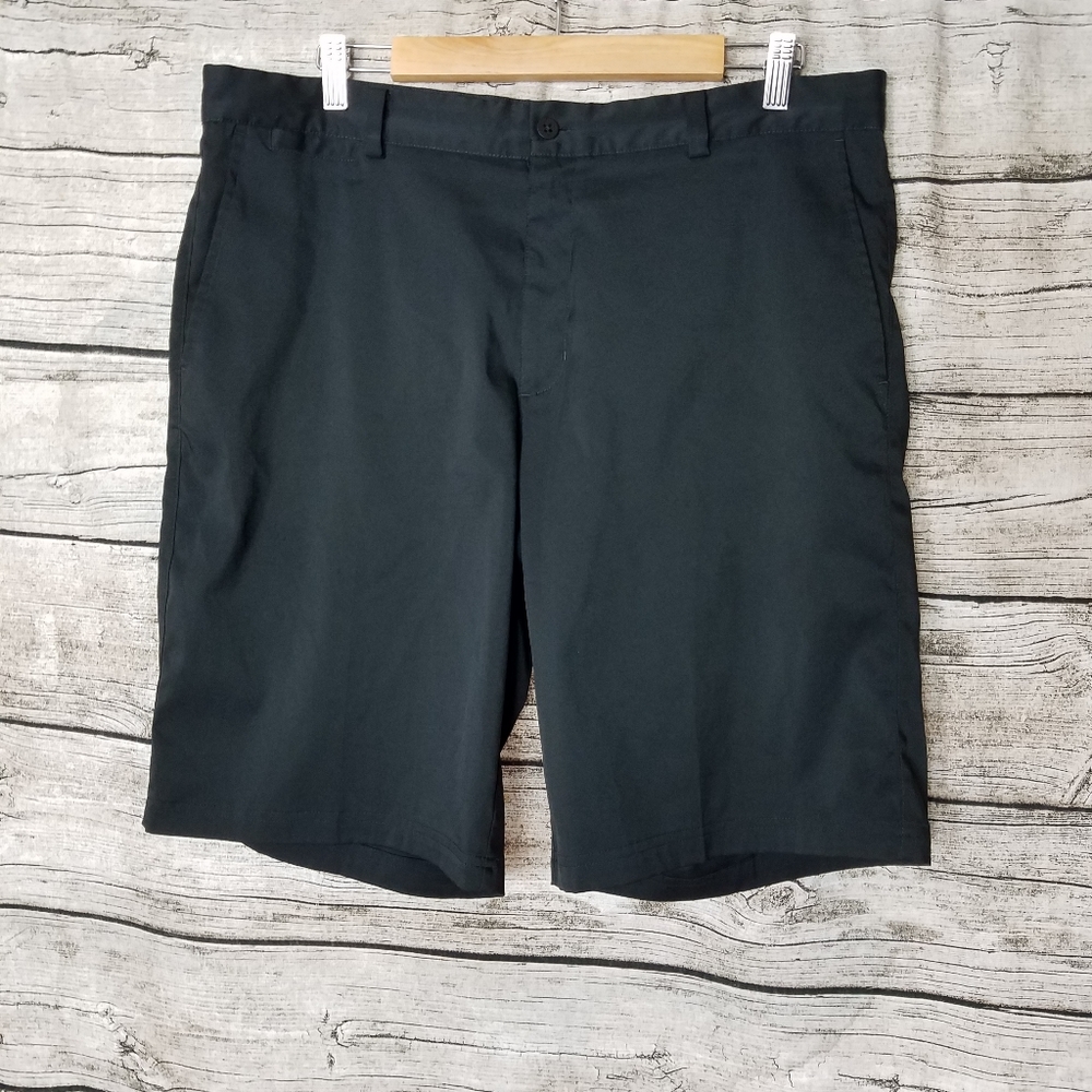 Nike Golf Dri Fit Black Flat Front Mens Casual Shorts Size 36X10.5.Waist appro